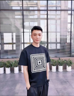 王磊